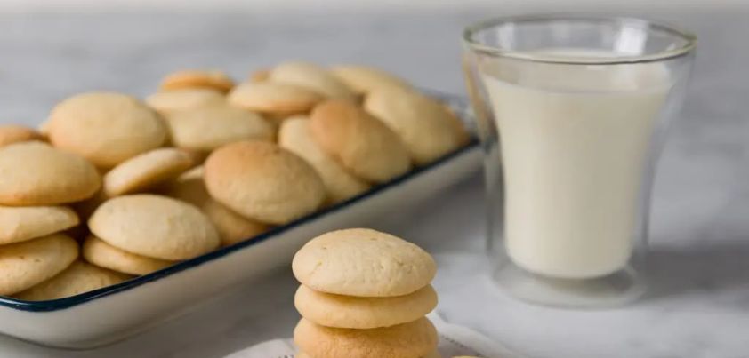 The Glass of Milk: Short story by Manuel Rojas