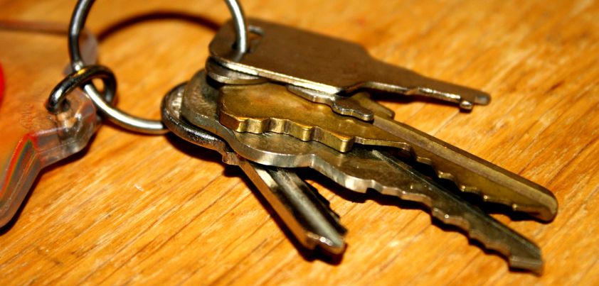 The Key Game: Short story by Ida Fink