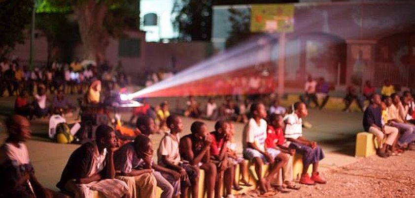 The Man with the Light: Short story by José Eduardo Agualusa