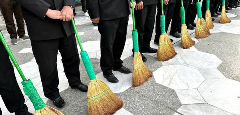 The Street-sweeping Show: Short story by Feng Jicai